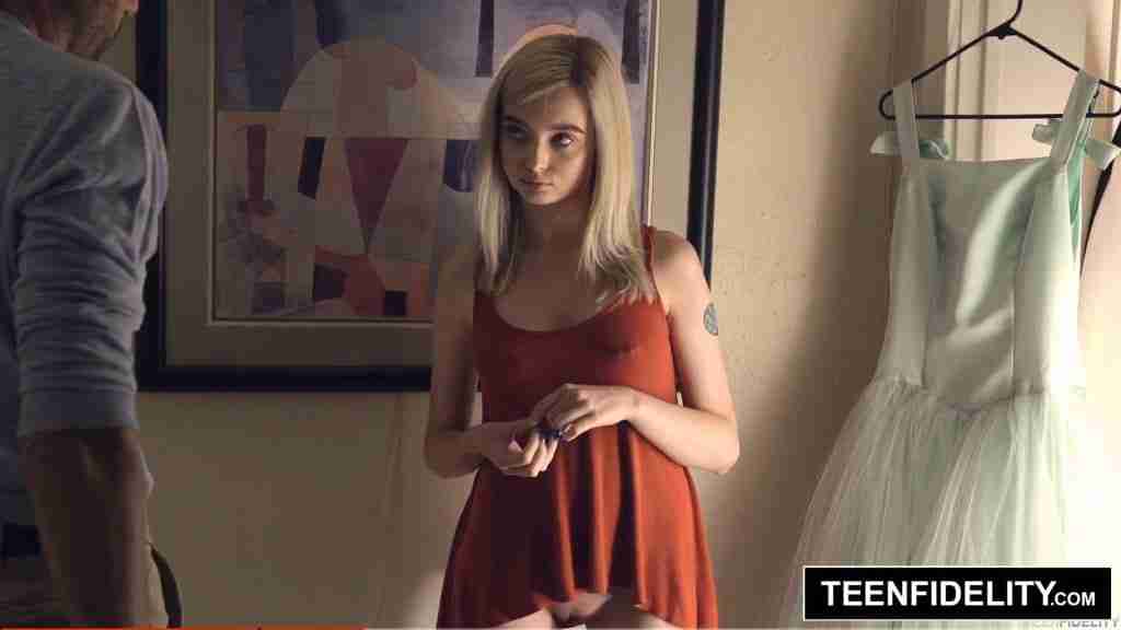 เล็กซี่ ลอร์ 