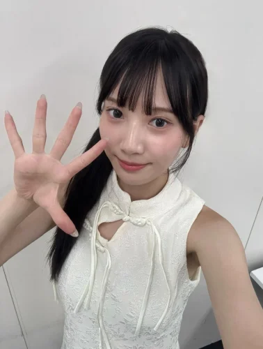 โมเอะ-ซากากิบาระ-15