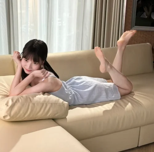 โมเอะ-ซากากิบาระ-2