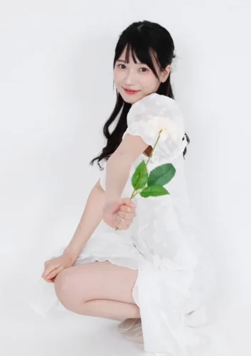 โมเอะ-ซากากิบาระ-4